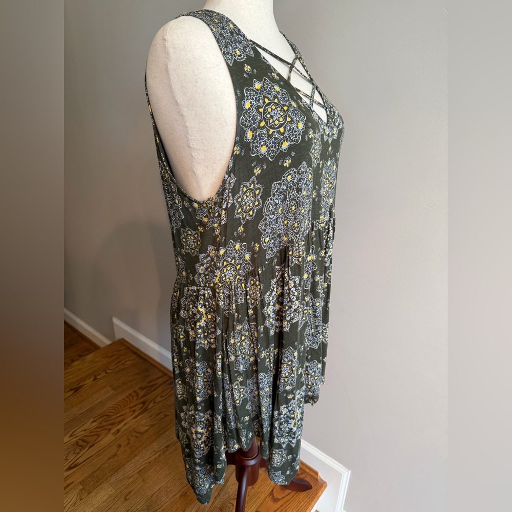 Torrid Olive Green Supersoft Mandala Babydoll Top - Torrid Size 3 (22-24, 3X) - Picture 7 of 16